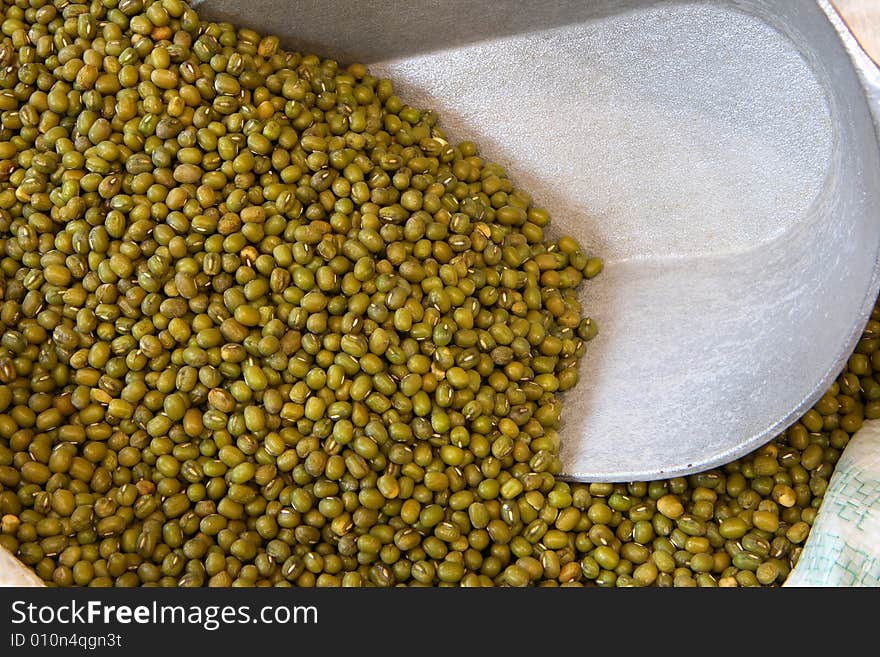 Green pea in the market