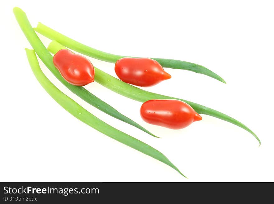 Little tomatoes with spring onion