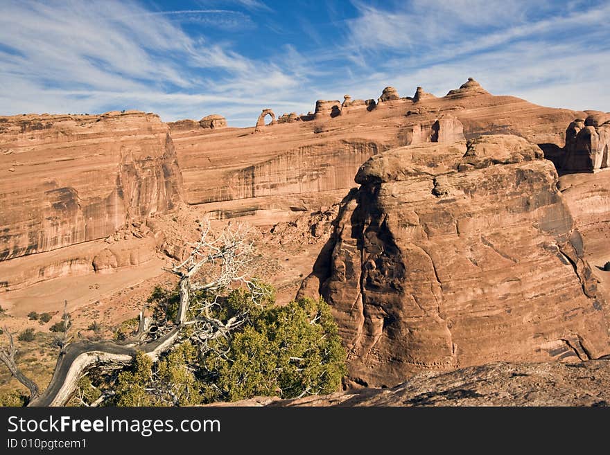 Delicate Arch seen from far away