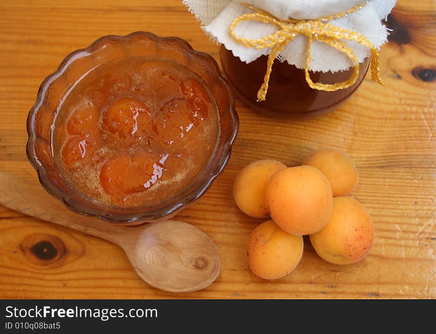 Apricot jam of house preparation