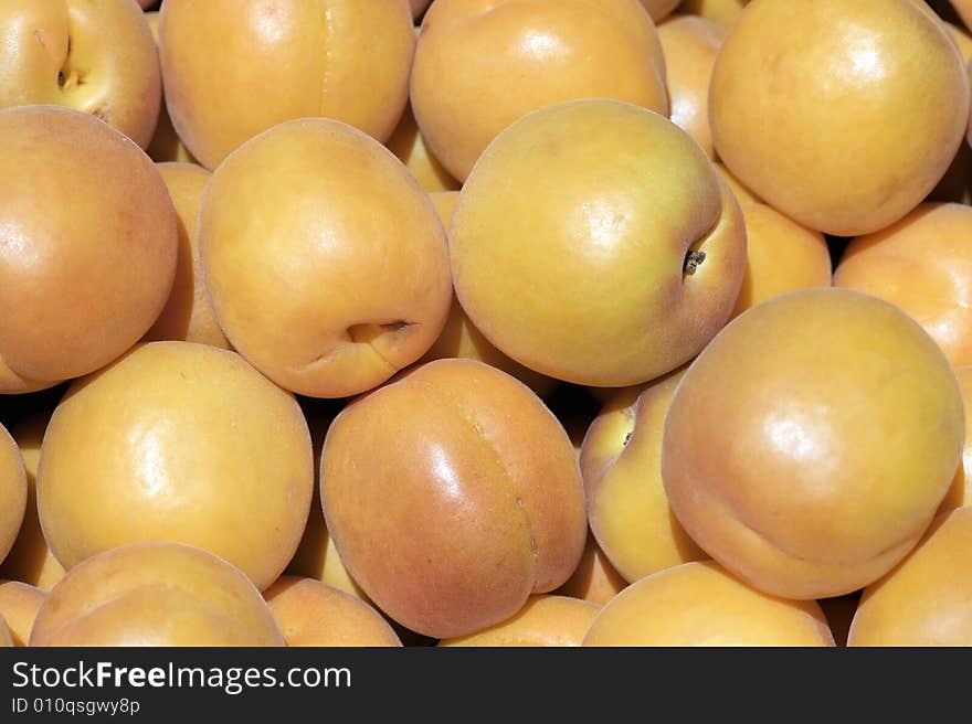 Peaches At The Market