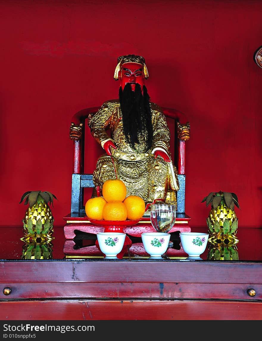 Malaysia Kuala Lumpur: Thean Hou temple situated on the top of Robson Hill is the largest Chinese temple in Southeast Asia. View of a a statue representing a venerated general