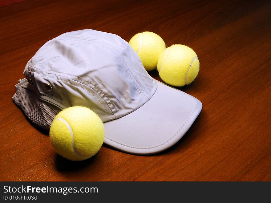 Tennis equipment