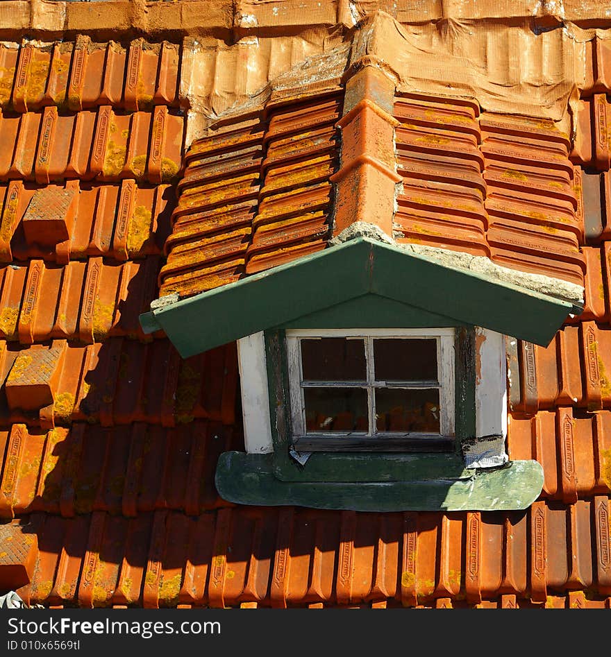 Red Roof s Window