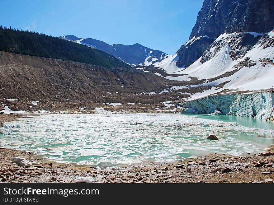 Ice lake under Mount Edith Cavell