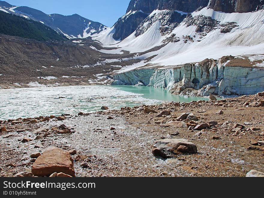 Ice lake under Mount Edith Cavell