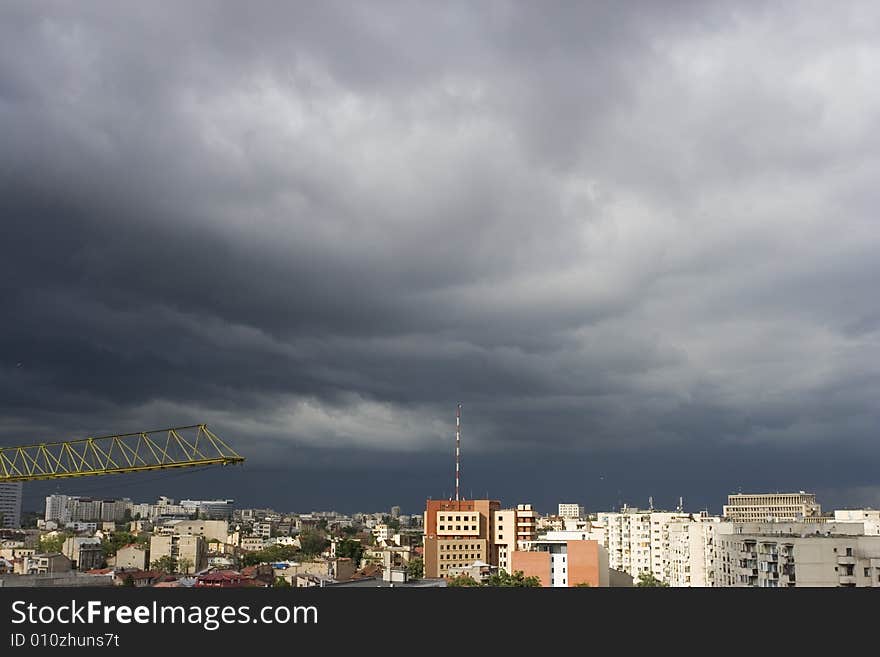 Thunderstorm coming while the sun is still shining