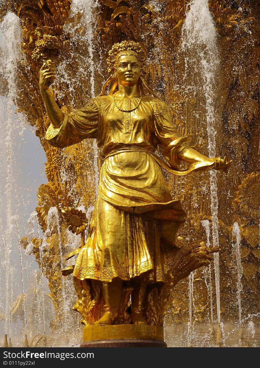 Golden Satue of Lady