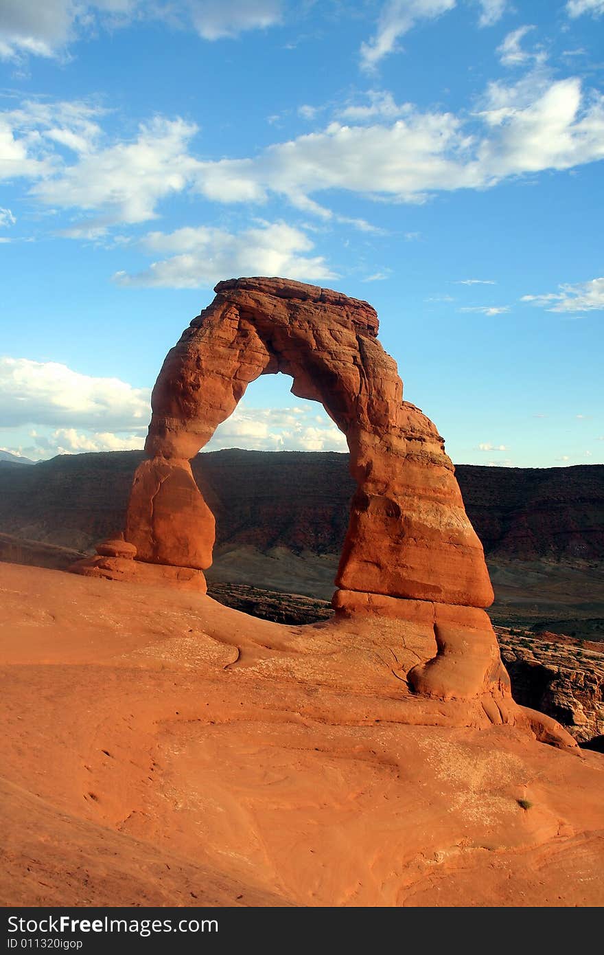 Delicate arch in Utah in the evening (America).