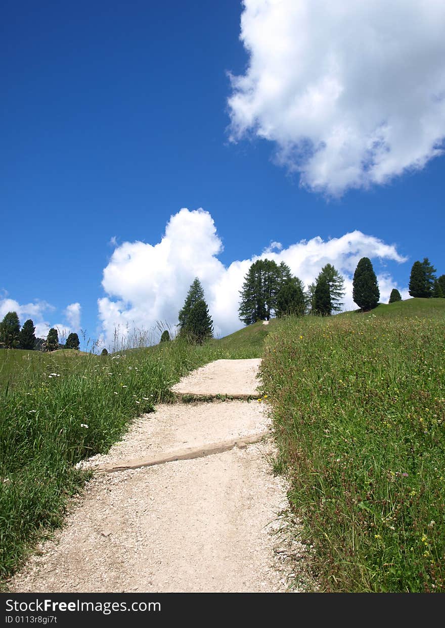 A beautiful shot of a mountain's path in Val Gardena