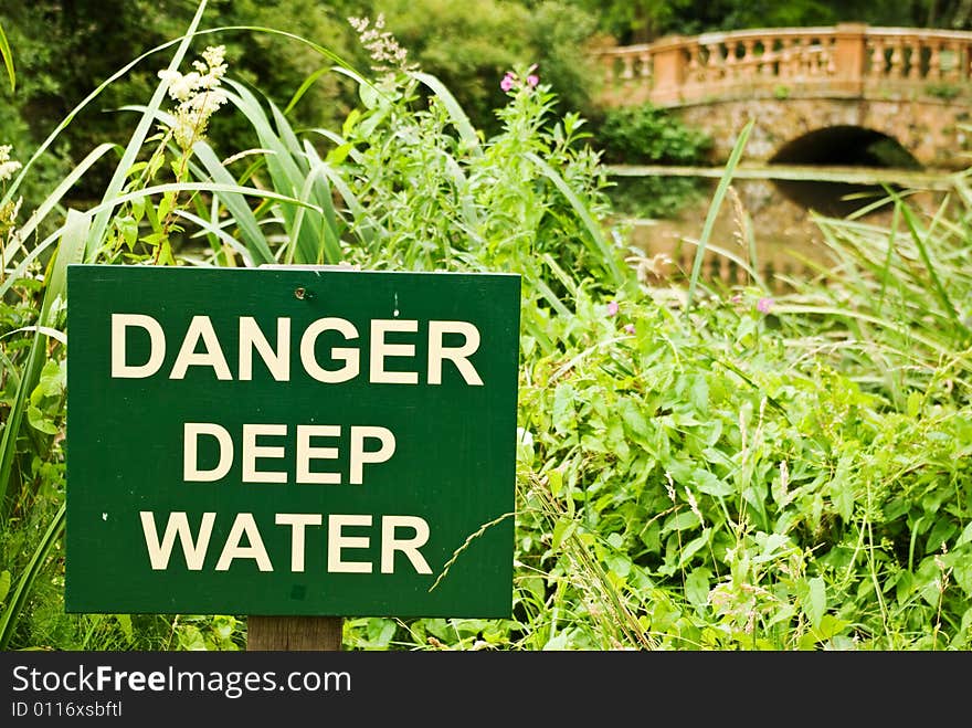 A sign clearly spells out the dangers in this idylic location. A sign clearly spells out the dangers in this idylic location