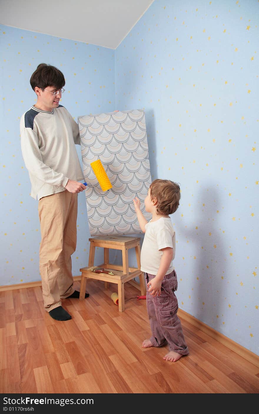 Father And Daughter Change Wall-papers