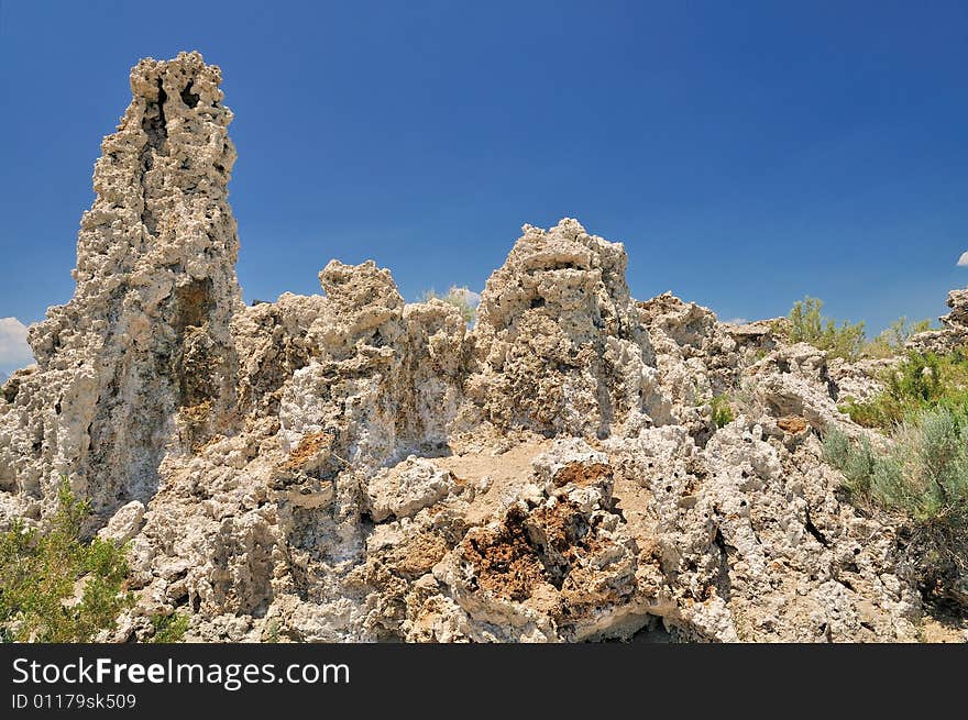 Tufa rock formation - Mono lake, California