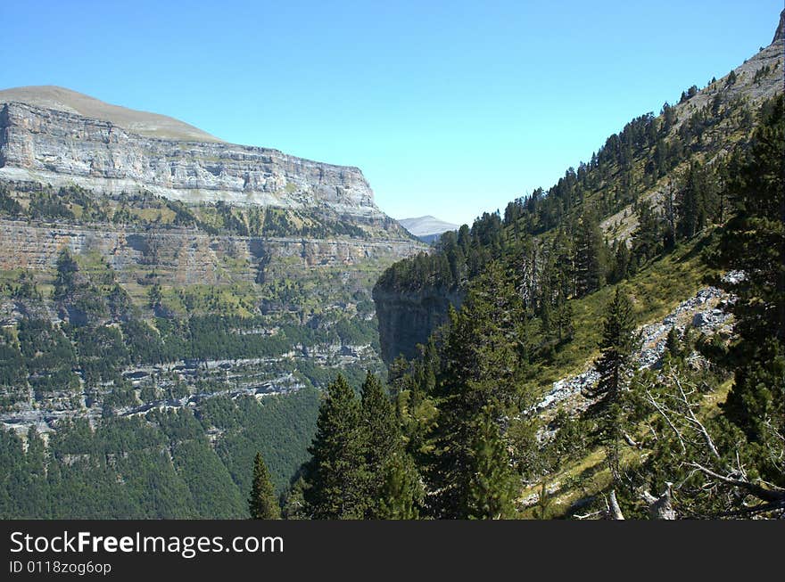 Fraucata is the mountain on the left.