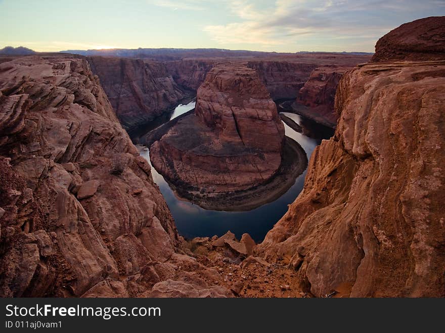 The special perspective for viewing the horseshoe bend in Lake Powell makes it splendor. The special perspective for viewing the horseshoe bend in Lake Powell makes it splendor.