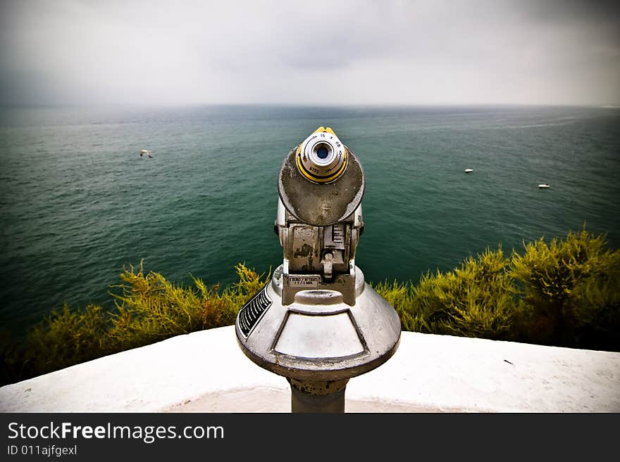 Monocular Pointing To The Sea