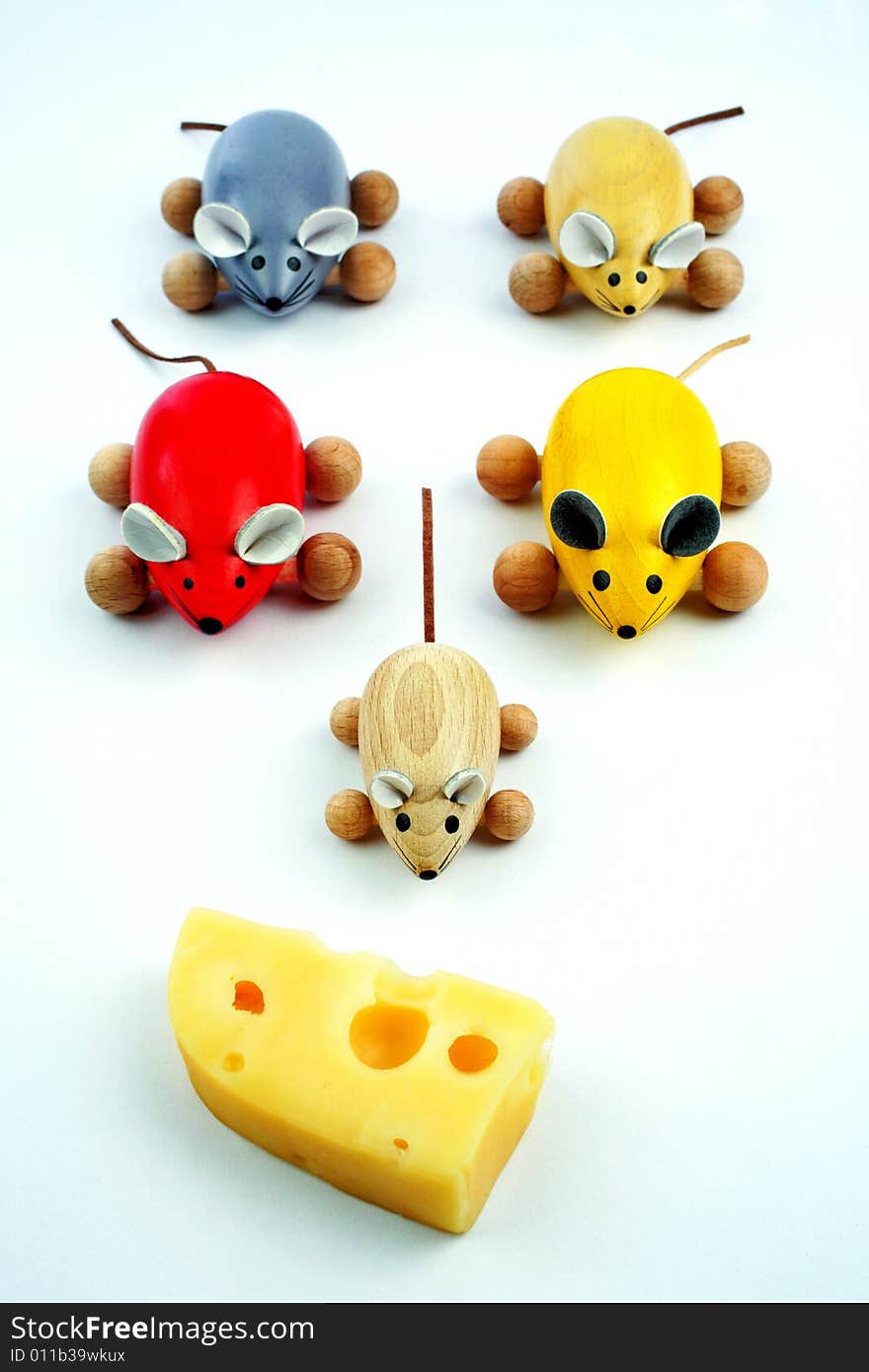 Five mice with cheese