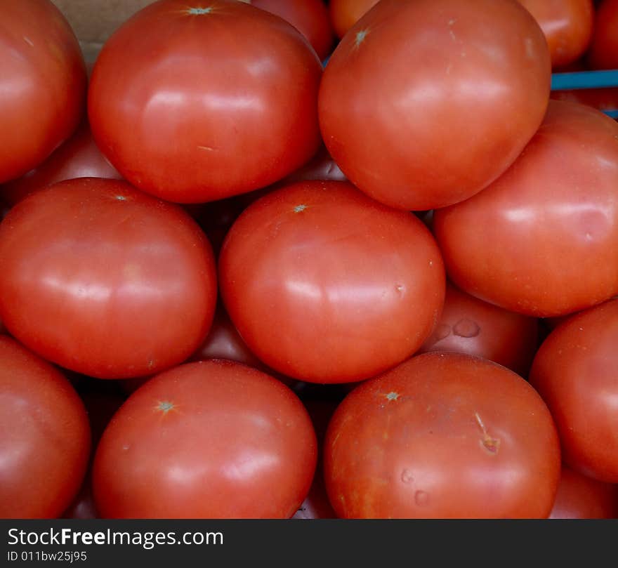 Red tomatoes on the market