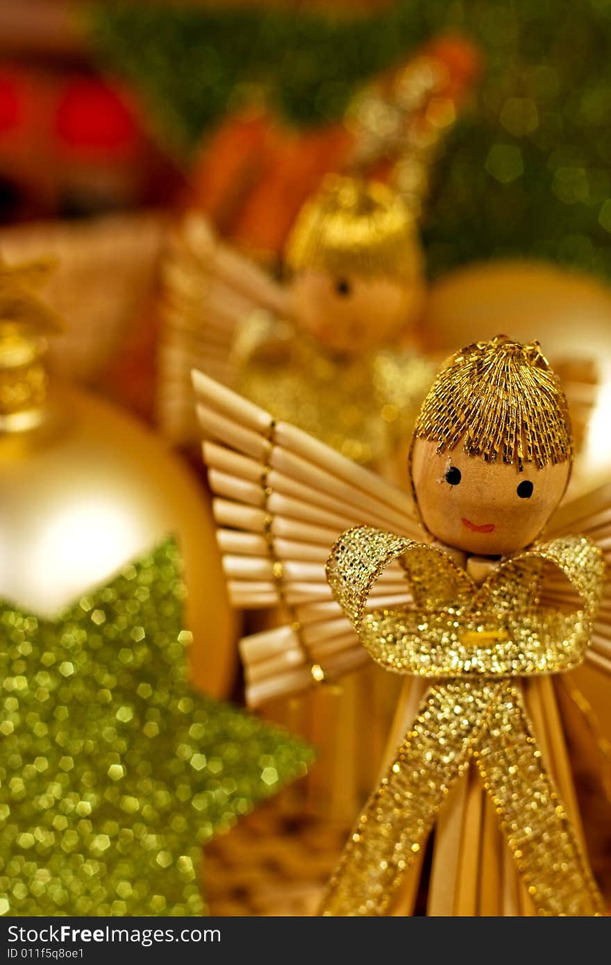 Christmas angels with green stars