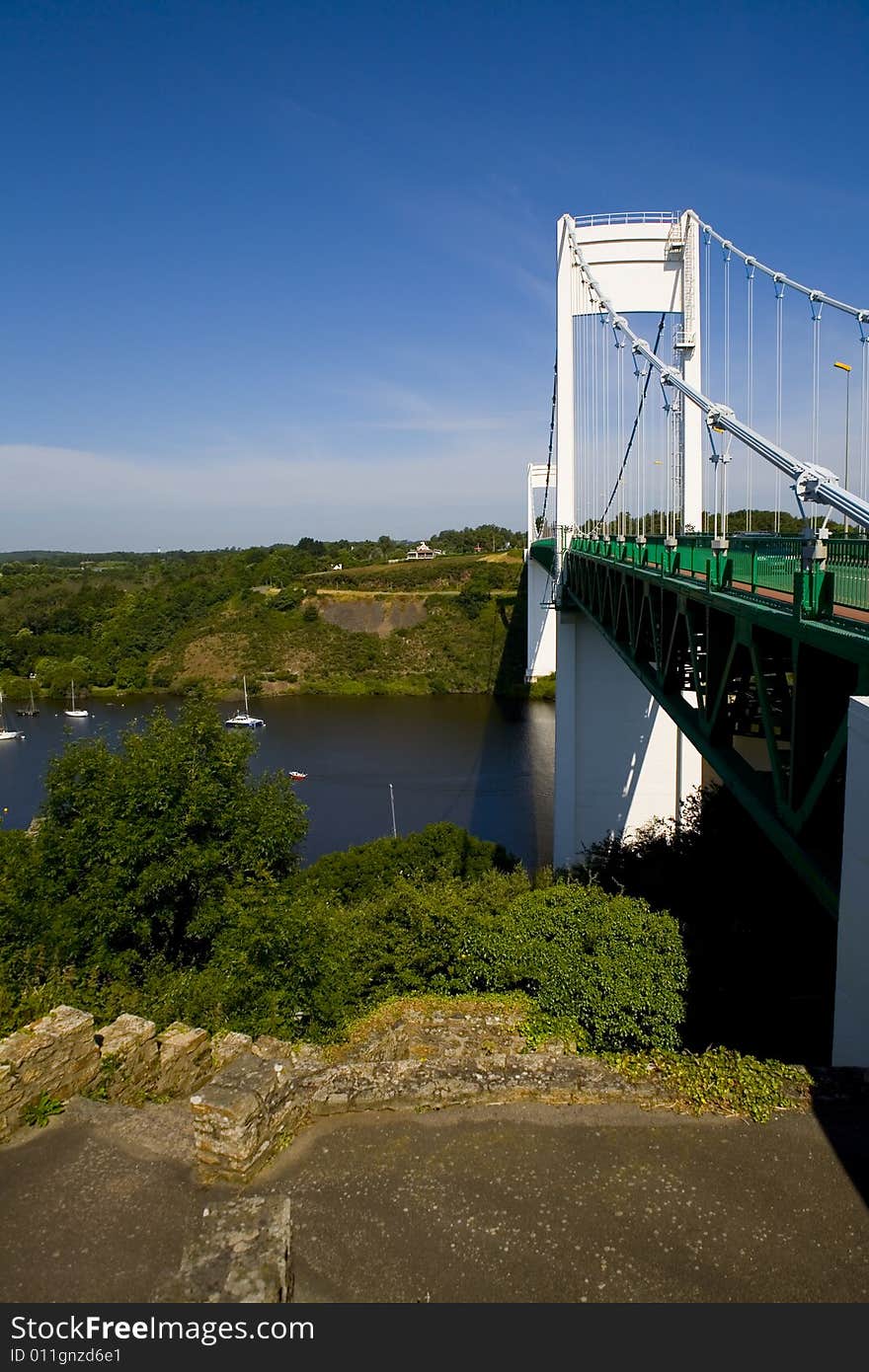 La roche bernard bridge in ouest of france