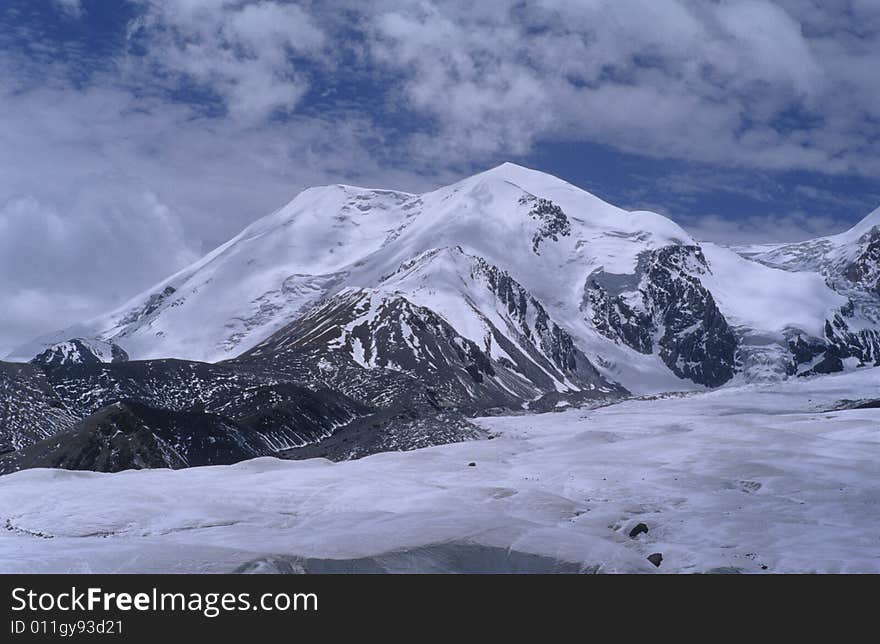 Mt.Anemaqen