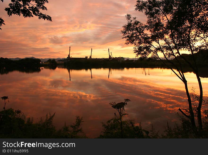 The Sundown has painted ������ on the sky and is beautifully reflected in water. The Sundown has painted ������ on the sky and is beautifully reflected in water.