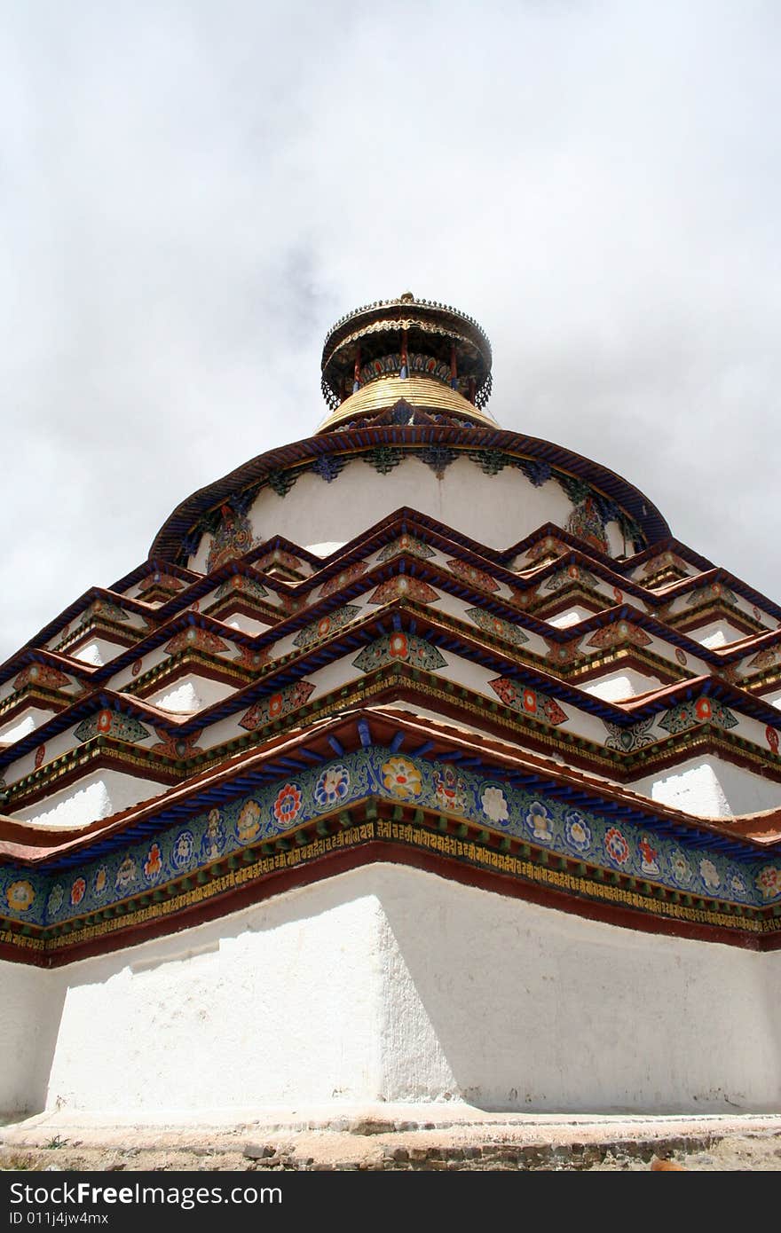 A grand pagoda at gyangze( jiangzi). A grand pagoda at gyangze( jiangzi)