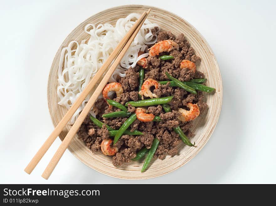 Minced meat with prawns, string beans and noodles