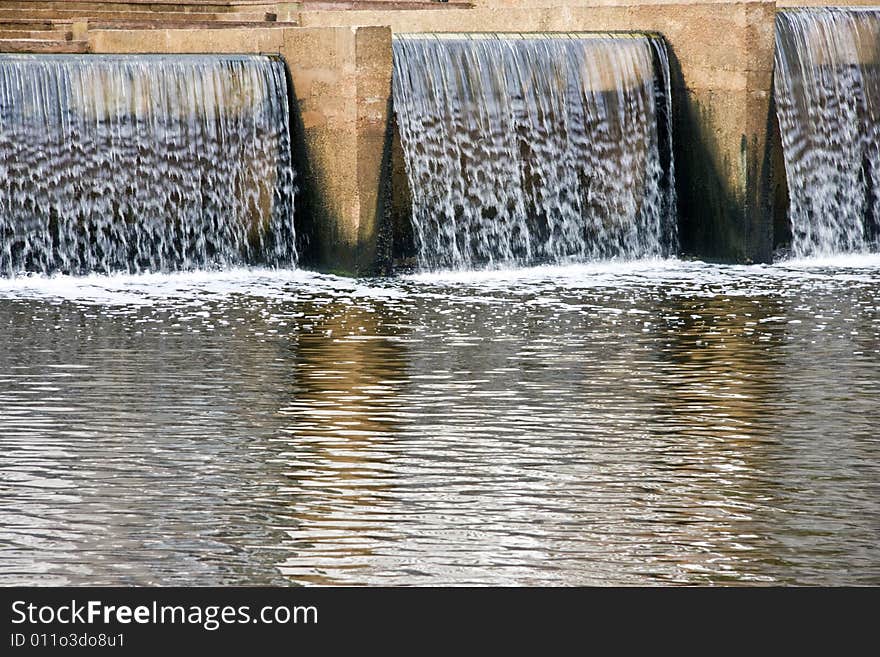 Artificial urban waterfalls