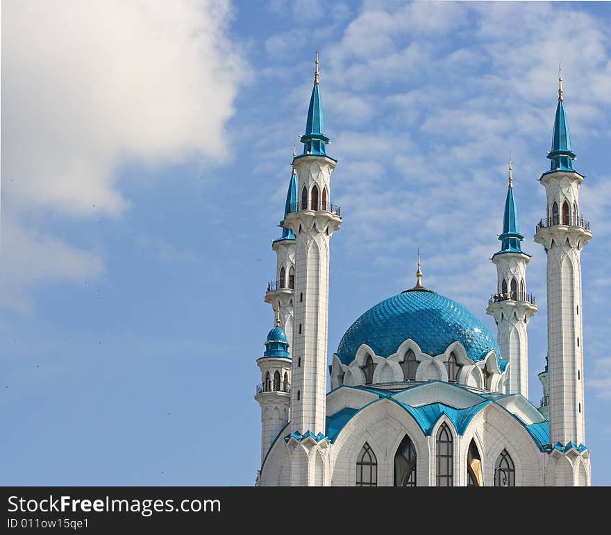 Large mosque in a Kazan kremlin