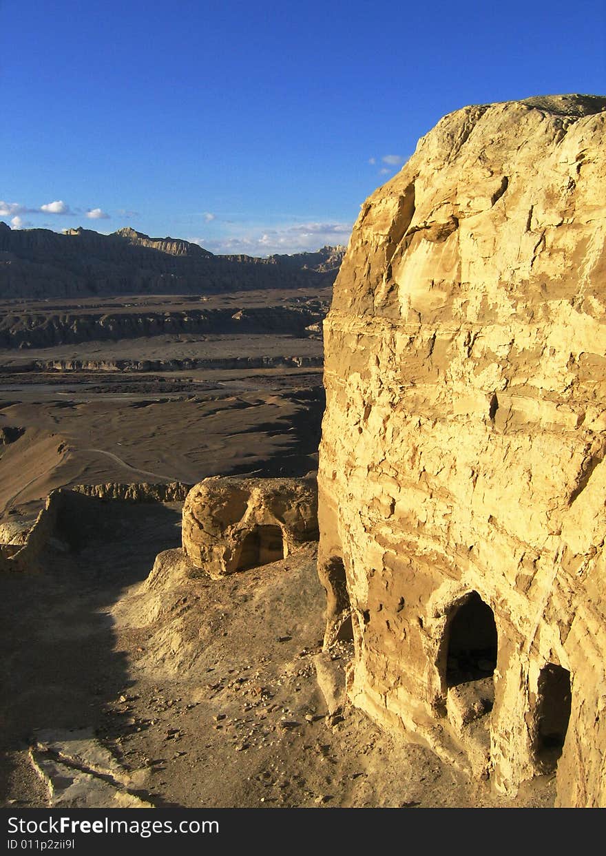 Guge is a long lost kingdom in the history of Tibet. There are remains of stupa and monastry.The ruin of ancient Guge Kingdom is located in Zanda county, Ngari prefecture with a total area of 180,000 square meters. There are 300 pagodas, temples, palaces and underground caves, which were built between 10th century to 16th century. In 1961, it was selected as the National Level Cultural Relics Preservation Unit. In recent decades, there are a lot of relics excavated, such as carvings, murals, frescos and so on with a high historical value. Guge is a long lost kingdom in the history of Tibet. There are remains of stupa and monastry.The ruin of ancient Guge Kingdom is located in Zanda county, Ngari prefecture with a total area of 180,000 square meters. There are 300 pagodas, temples, palaces and underground caves, which were built between 10th century to 16th century. In 1961, it was selected as the National Level Cultural Relics Preservation Unit. In recent decades, there are a lot of relics excavated, such as carvings, murals, frescos and so on with a high historical value.