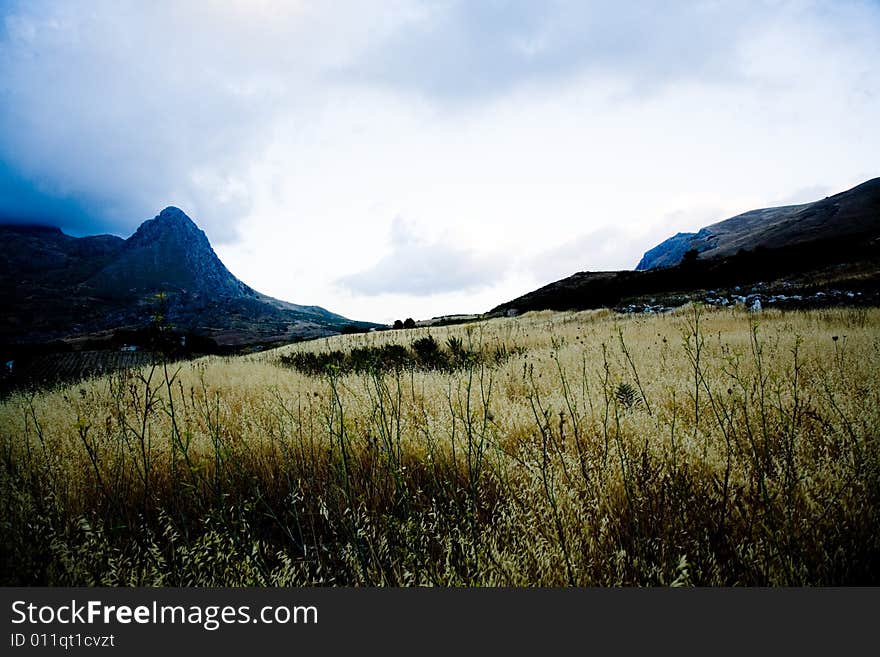 Summer in Sicily: after sunset in Jato Valley