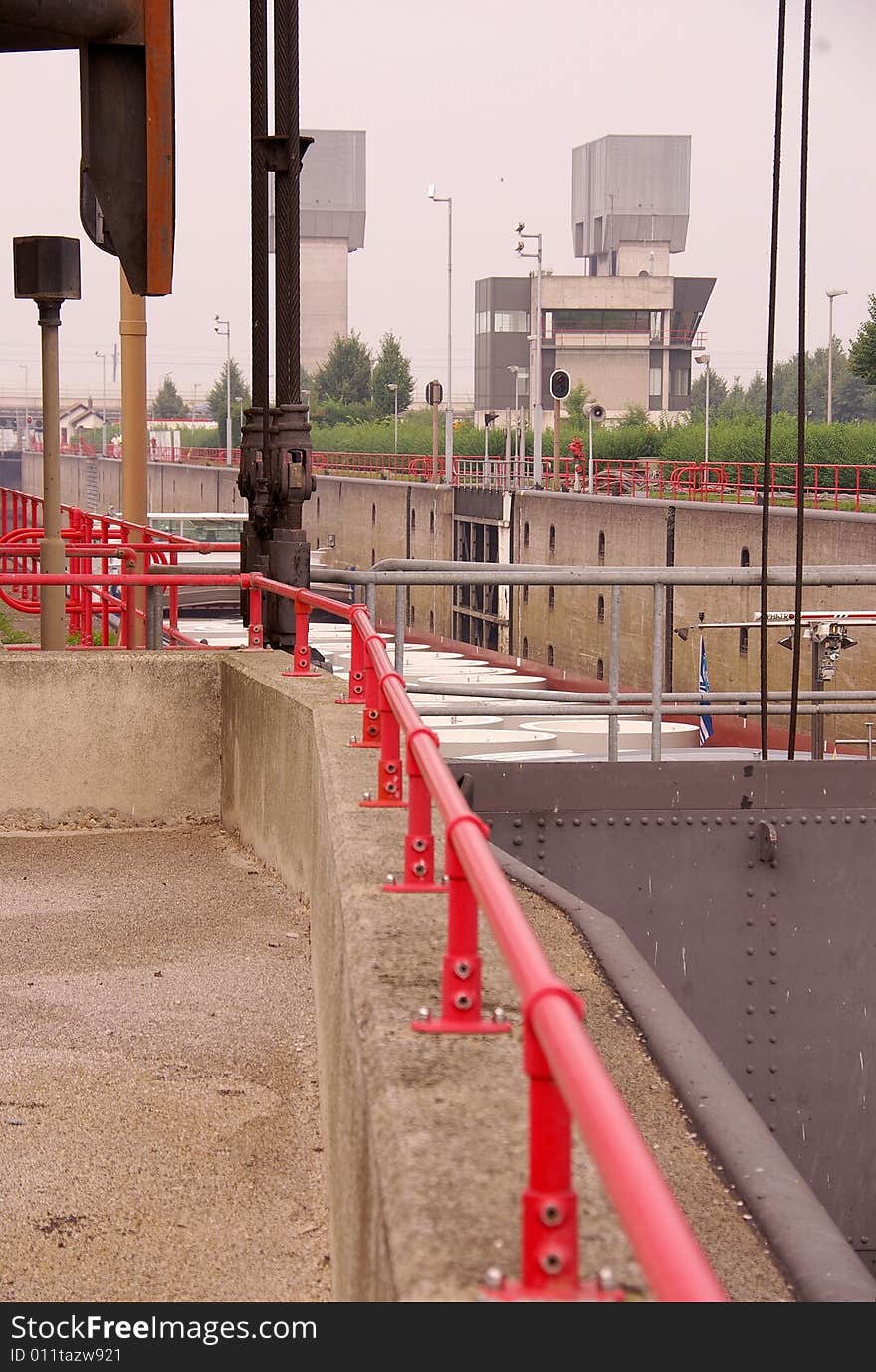 A lock chambers complex between a river and a canal