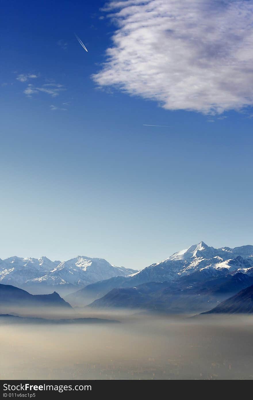 The smog in the plan and the blue sky. The smog in the plan and the blue sky