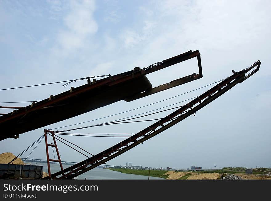 The conveyer belt of a sand ship