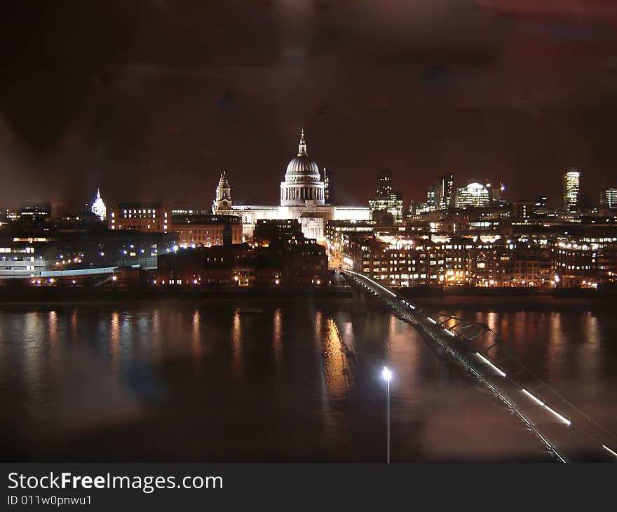 St Paul s Cathedral at night