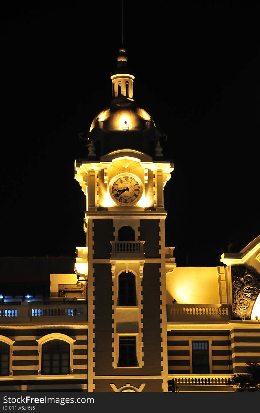 Ancient building, night scene,bell tower,clochard