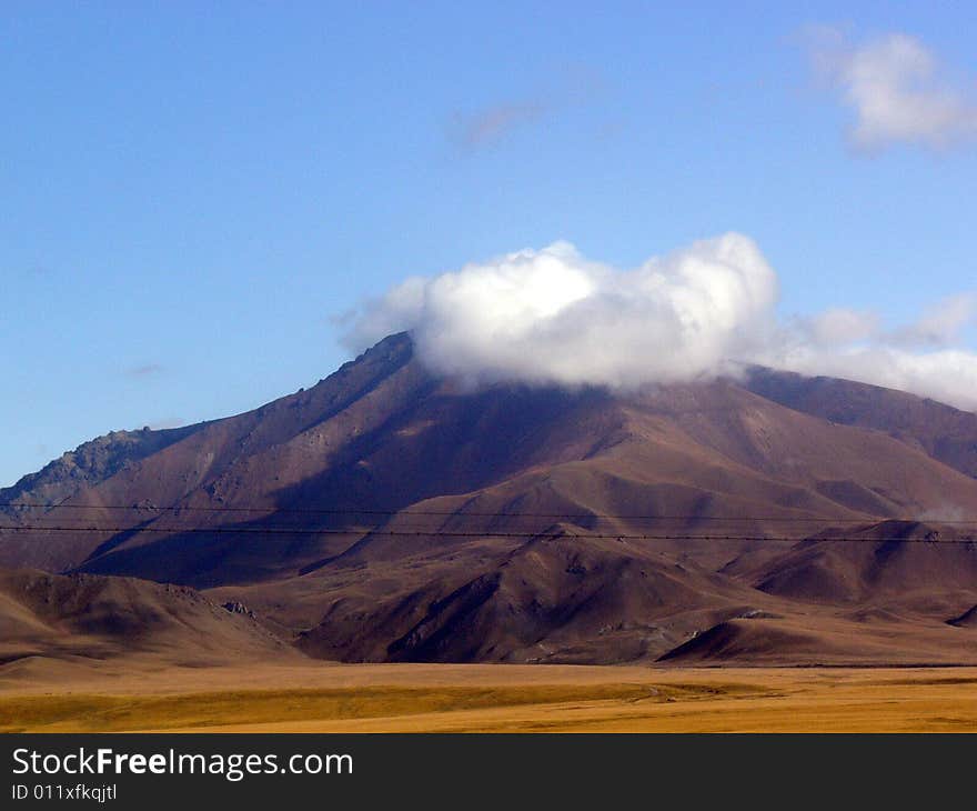 A cloud on the mountain