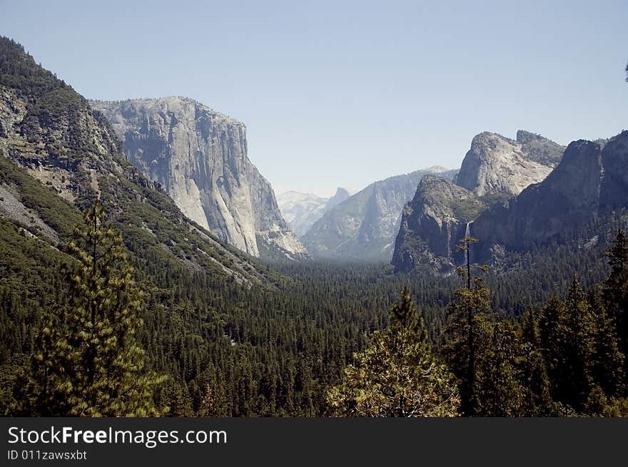 Tunnel View Of Yosemite Valley