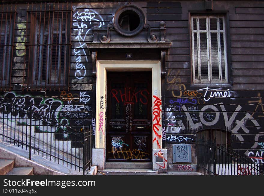 The graffito in Marseilles,a common seen of way of expression of the emotions in the public