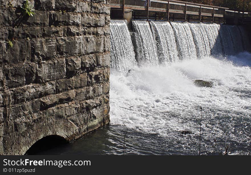 Mammoth springs Dam