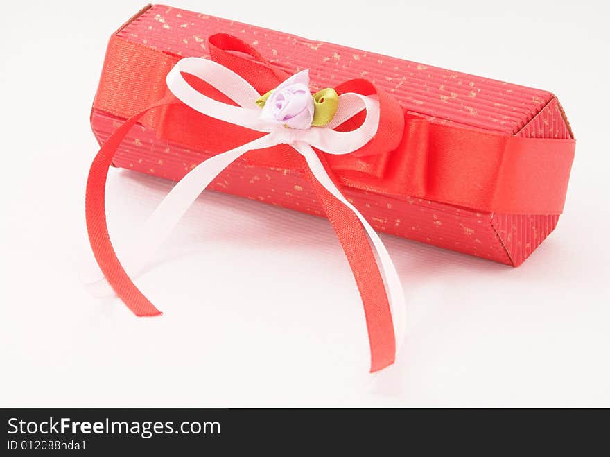 Some gifts are usually packed elaborately. Some gifts are usually packed elaborately.