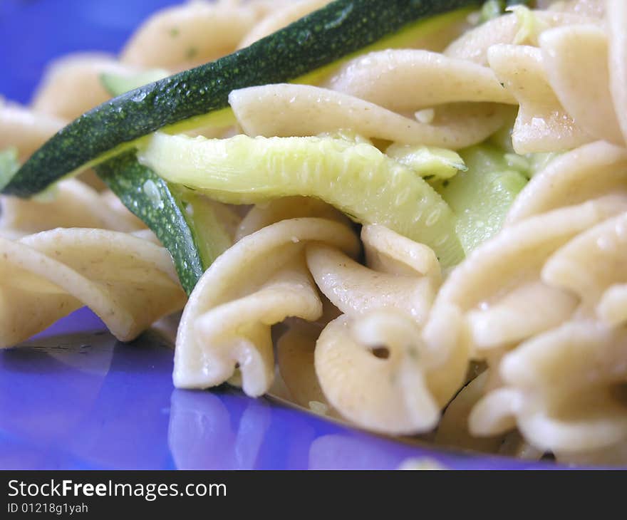 Integral Pasta With Zucchinis