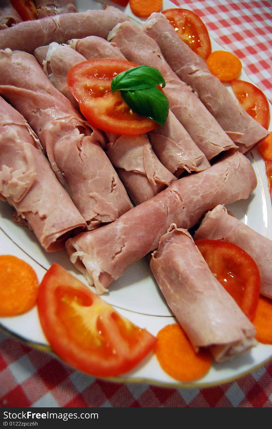 Ham and tomatoes