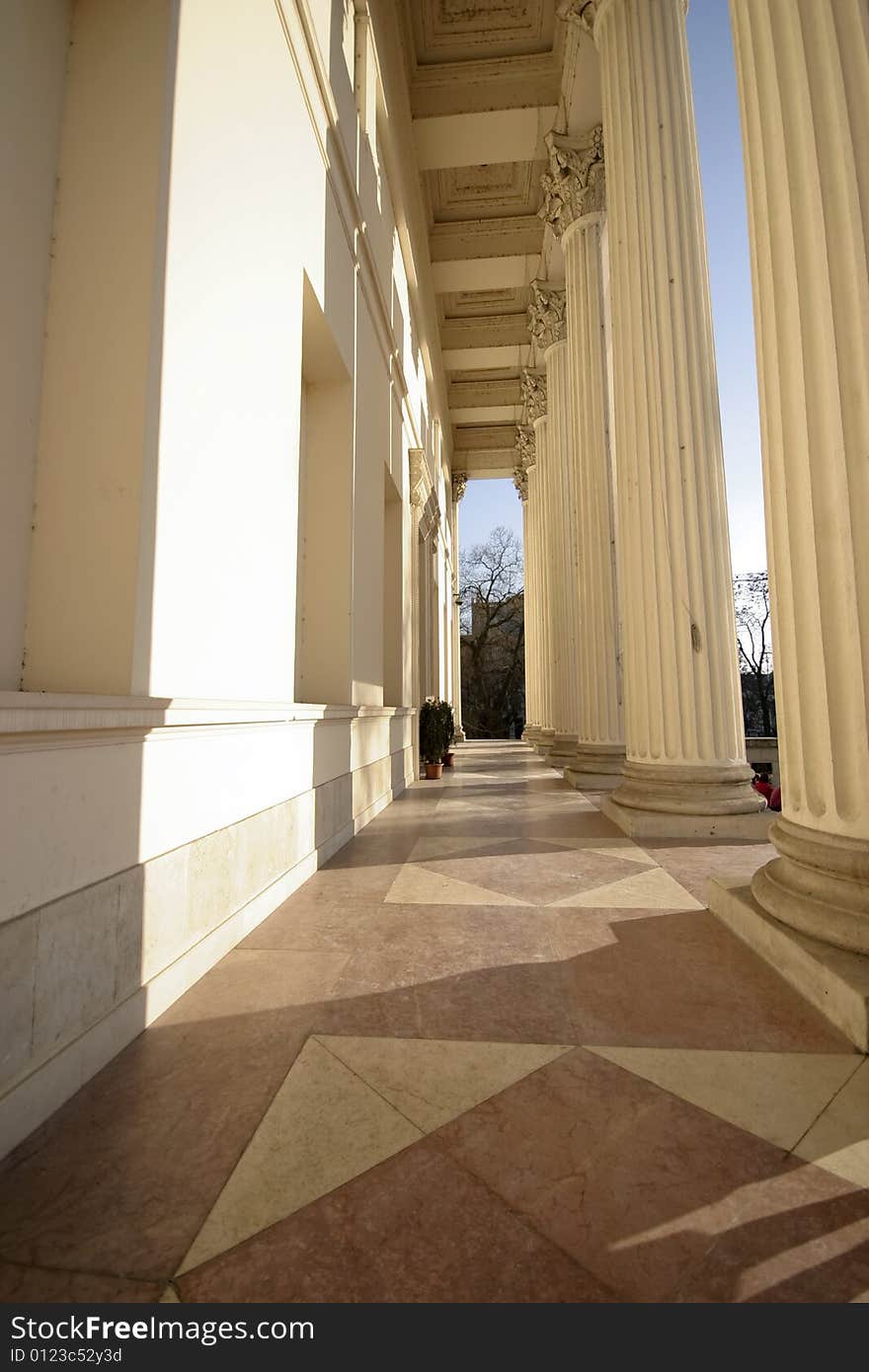 Columns of museum3