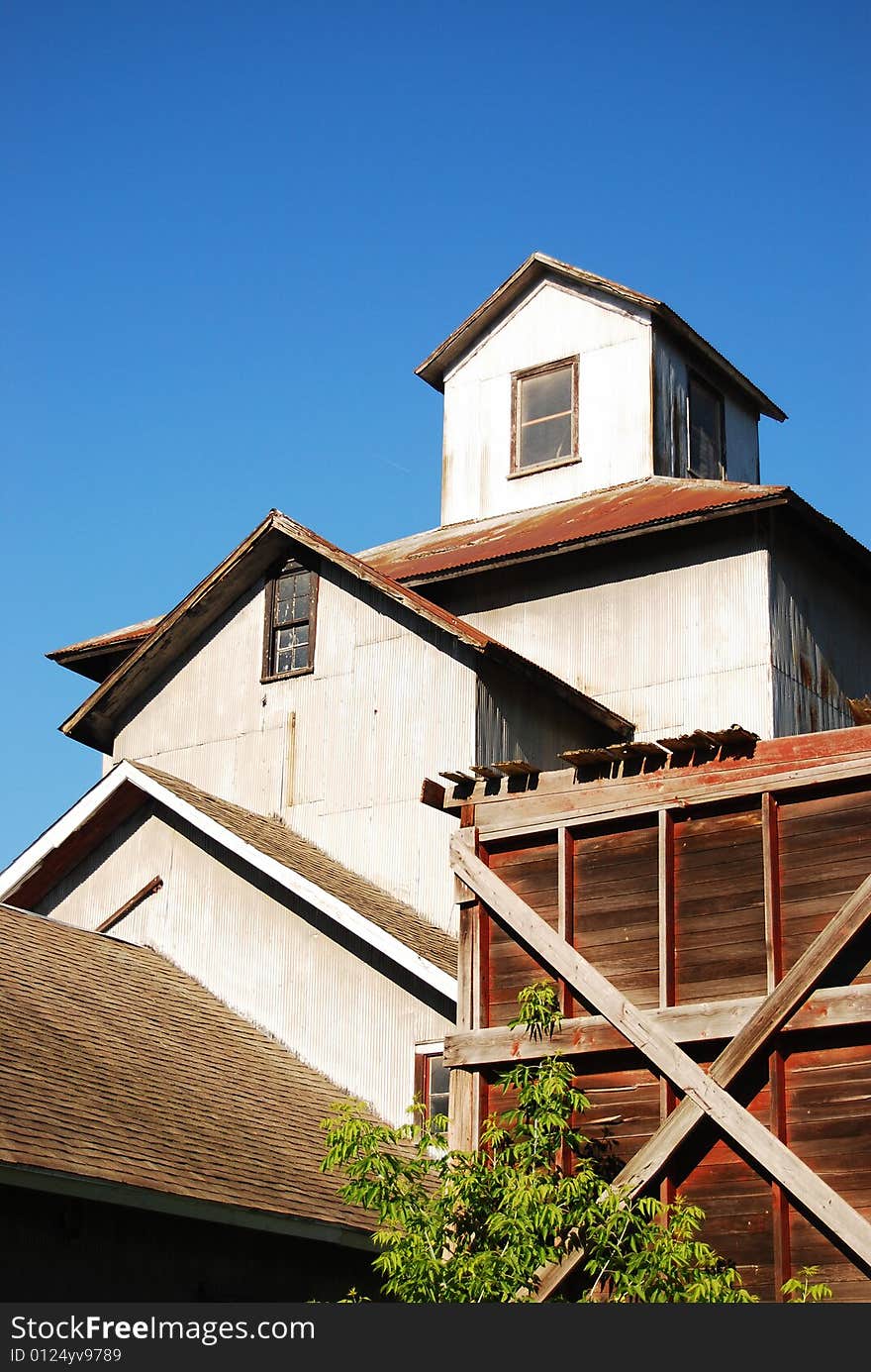 This old barn was found on a country road. This old barn was found on a country road.