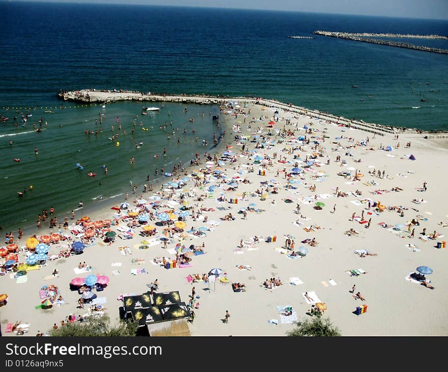 A seaside very beautiful and full of people