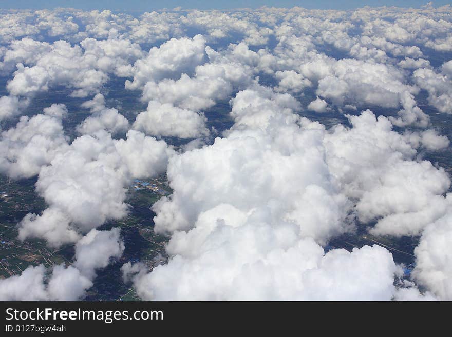 See those clouds, so clear ,so white, incessant and quite. let people think about white cotton. See those clouds, so clear ,so white, incessant and quite. let people think about white cotton.