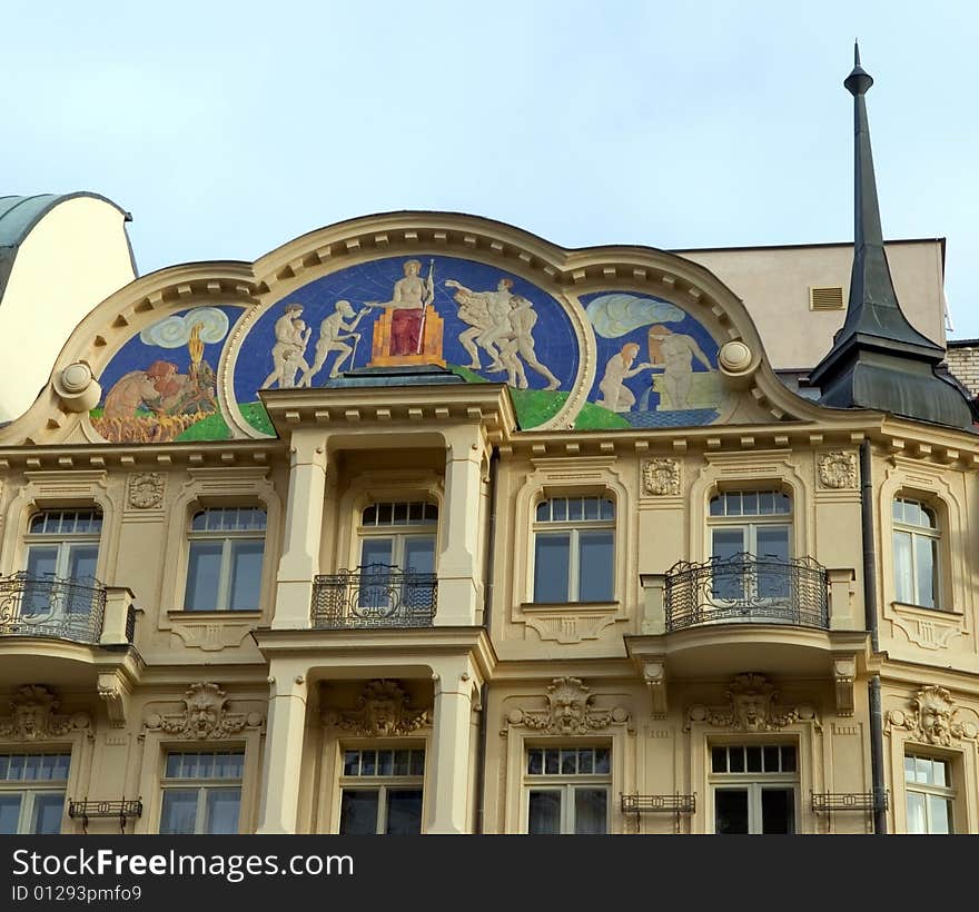 Building with decorative pattern on a roof