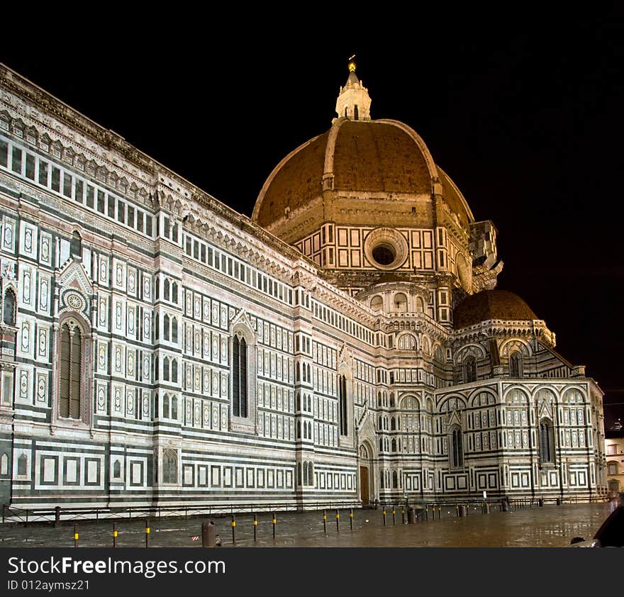 Night view of the Basilica di Santa Maria del Fiore, Florence, Italy (better known as the Duomo)